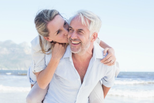 Ventajas de enamorarse de un hombre de más de 50 años– Viva Fifty! Ventajas de enamorarse de un hombre de más de 50 años– Viva Fifty!
