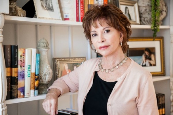 Biografía de Isabel Allende, hija de la fortuna