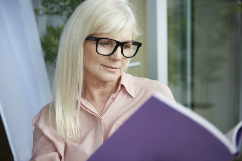 Cómo saber si necesitas lentes de lectura