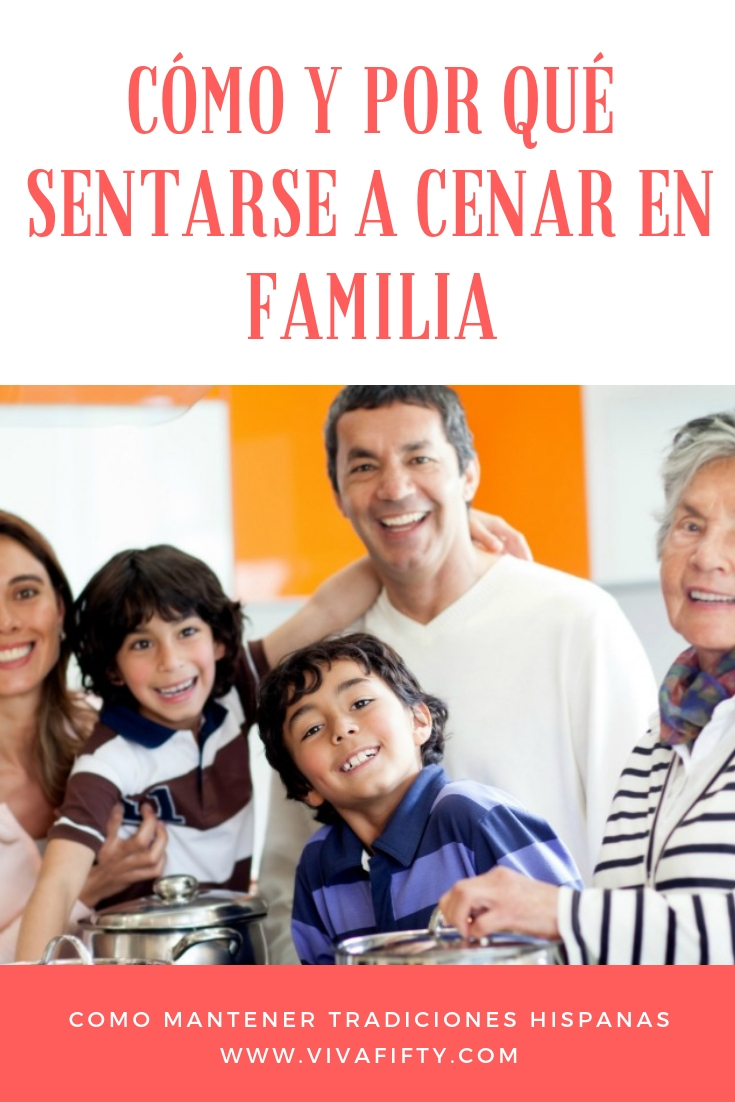 Aquí te cuento por qué es importante conservar la tradición de hacer al menos una comida al día en familia y si esto no es posible por horarios, pues durante los fines de semana. #familia #tradiciones #latinos #hispanos