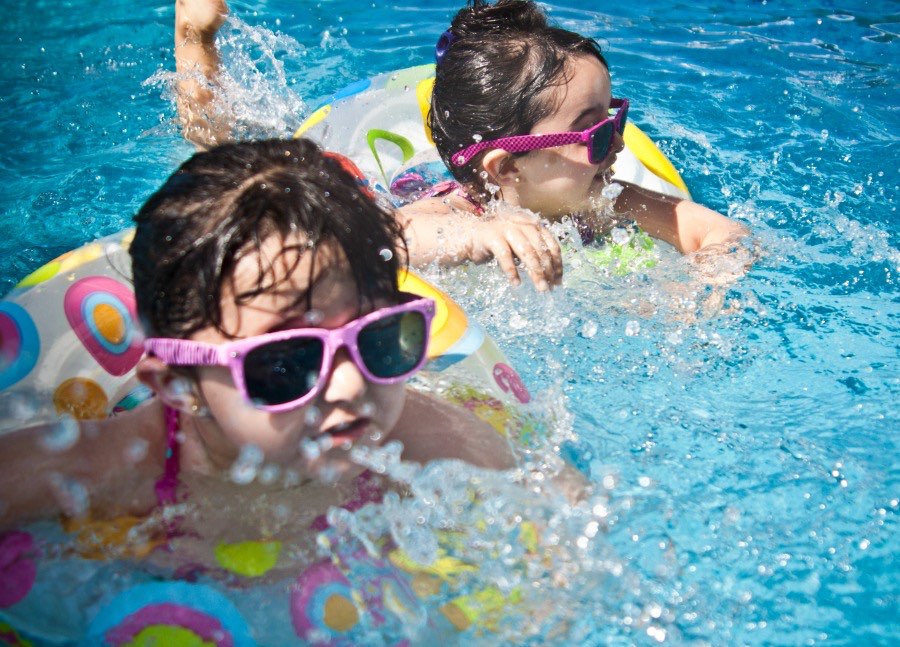 My toddler fell into the pool and nobody jumped in to help her Viva Fifty!