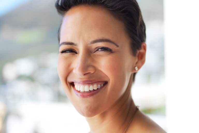 primer plano de mujer sonriente