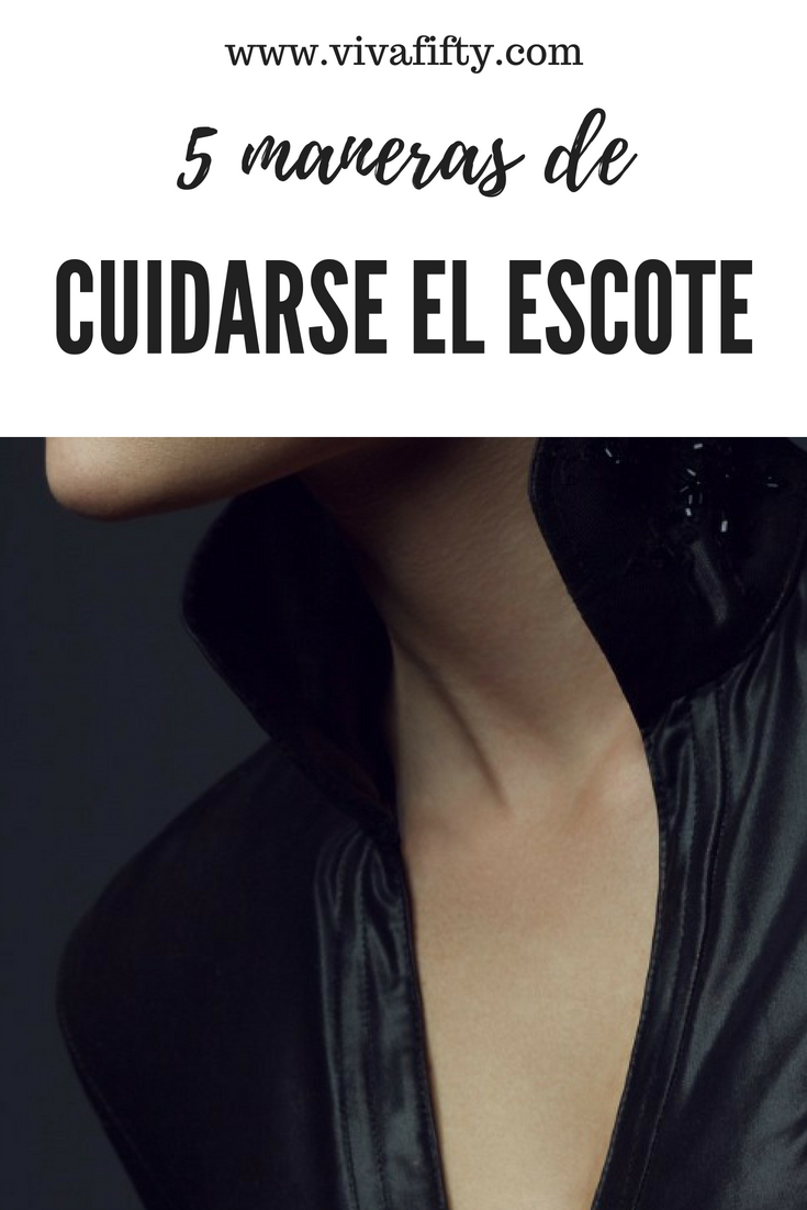 Nos maquillamos el rostro, nos ponemos cremas y mascarillas faciales… y tan cerca pero tan lejos queda olvidado el escote. Casi tan esquivado como el cuello, el escote no es de esas zonas a las que le dediquemos grandes cuidados estéticos.  #belleza #cuello #escote #medianaedad