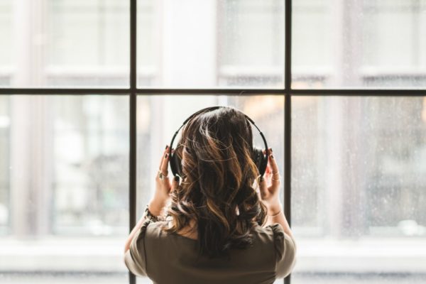 How noise canceling headphones can help you focus