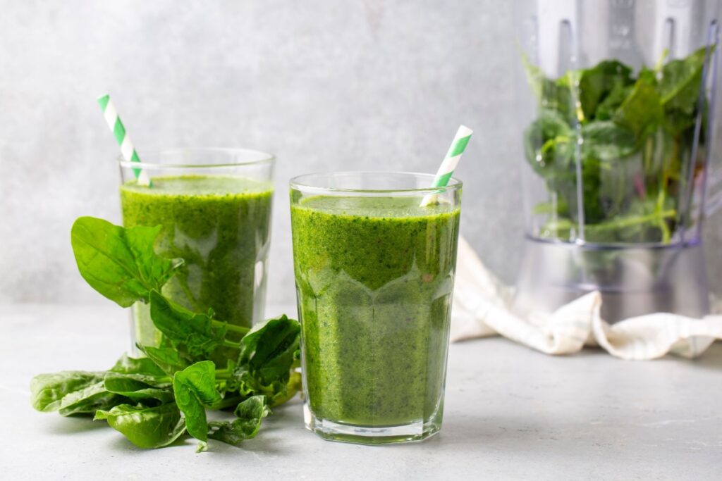 Green juice in a glass