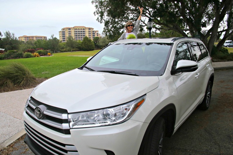 Picking up my sister from the airport in the Toyota Highlander 2018