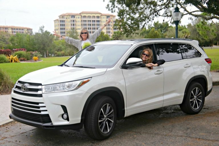 Picking up my sister from the airport in the Toyota Highlander 2018