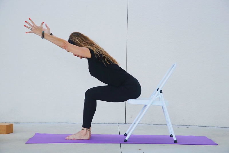 5 Yoga poses you can do sitting in a chair