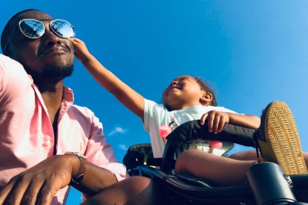 No matter the reason for not being able to spend the day with your dad or your children´s father, here are some virtual ways to gift and celebrate.