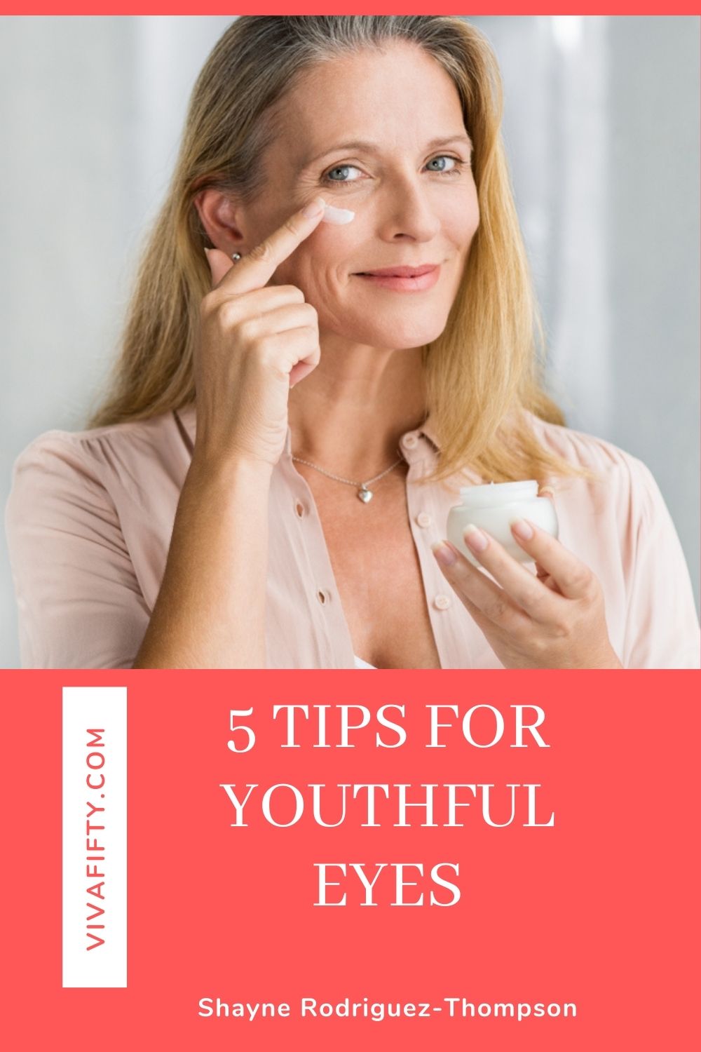 The eyes are quick to show signs of aging and fatigue. Here are some things you can do to have youthful eyes.