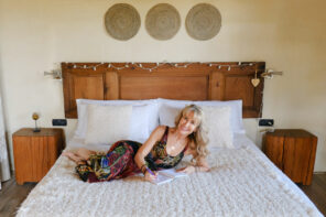 8 Steps to get started as a midlife influencer